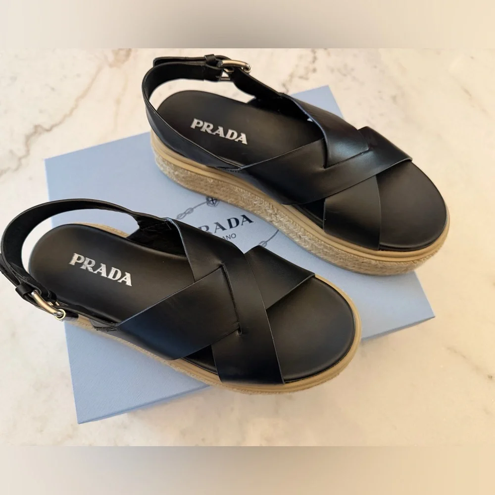 Black leather Platform Sandals